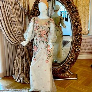 This gorgeous Marchesa Norte cocktail dress is perfect for any special day
